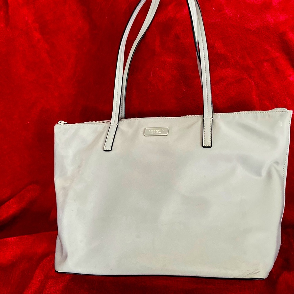 Light gray nylon tote